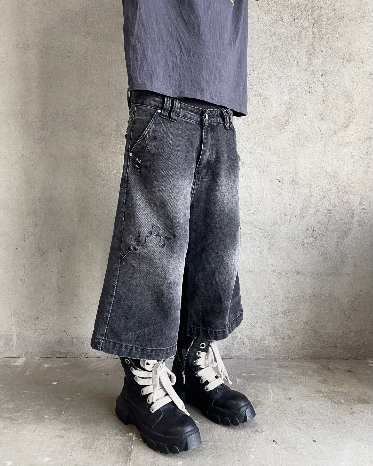 ROK MUSIC SHORT DENIM ♬
