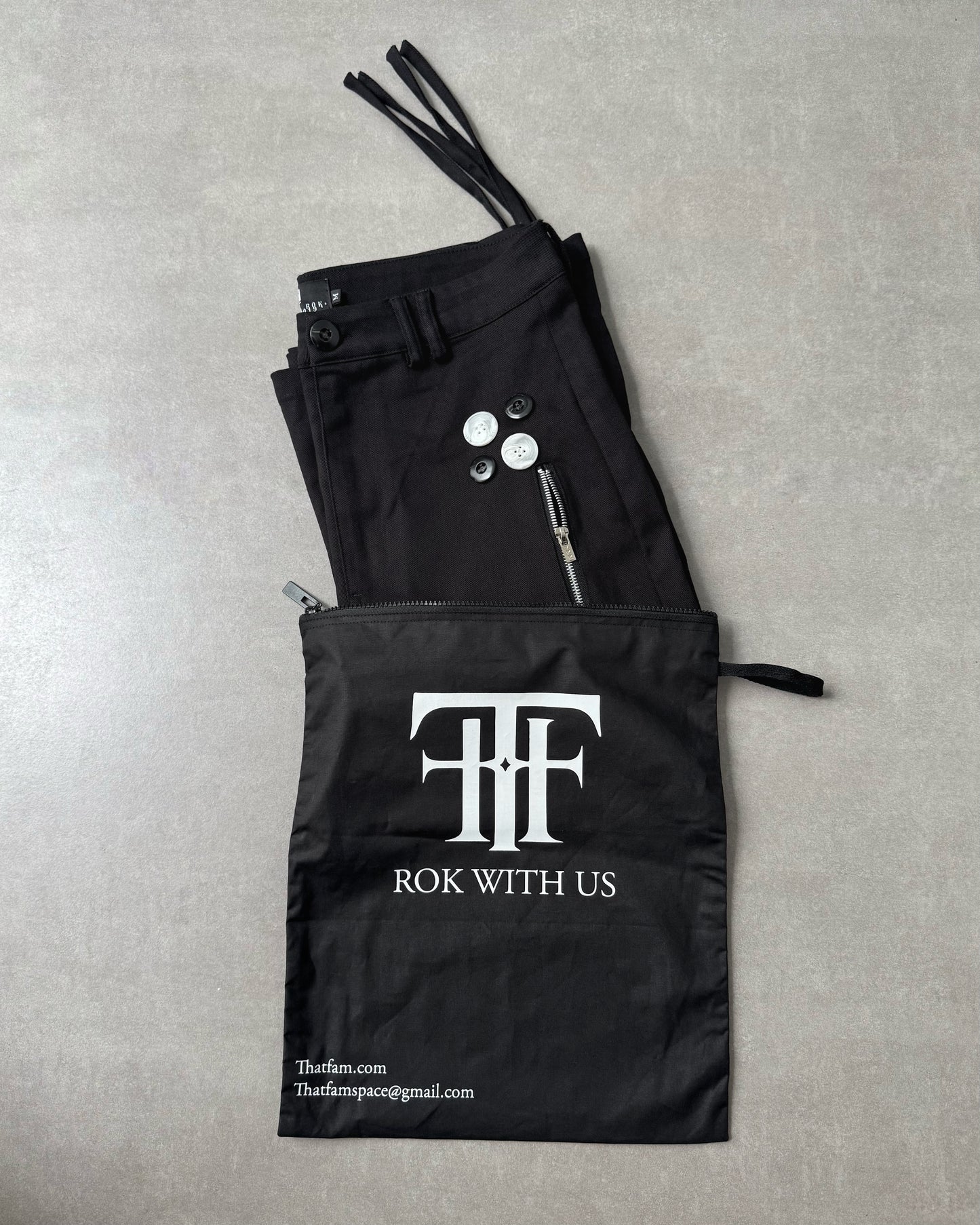 BLACK COFFIN SHORTS